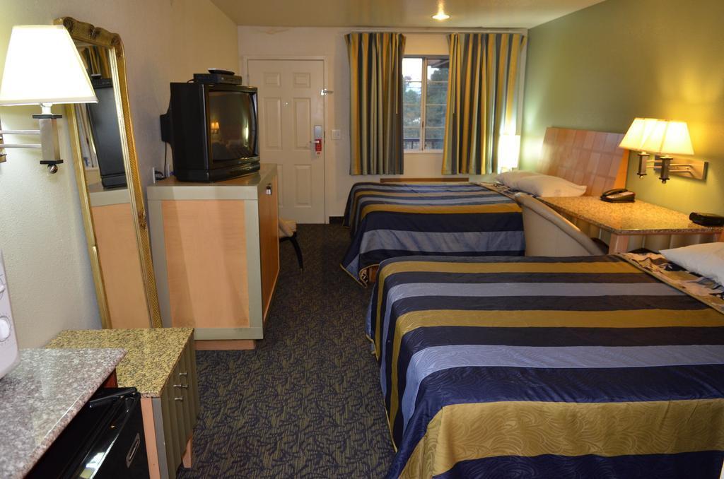 Econo Lodge Portland Airport Eksteriør billede