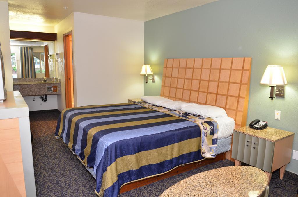 Econo Lodge Portland Airport Eksteriør billede