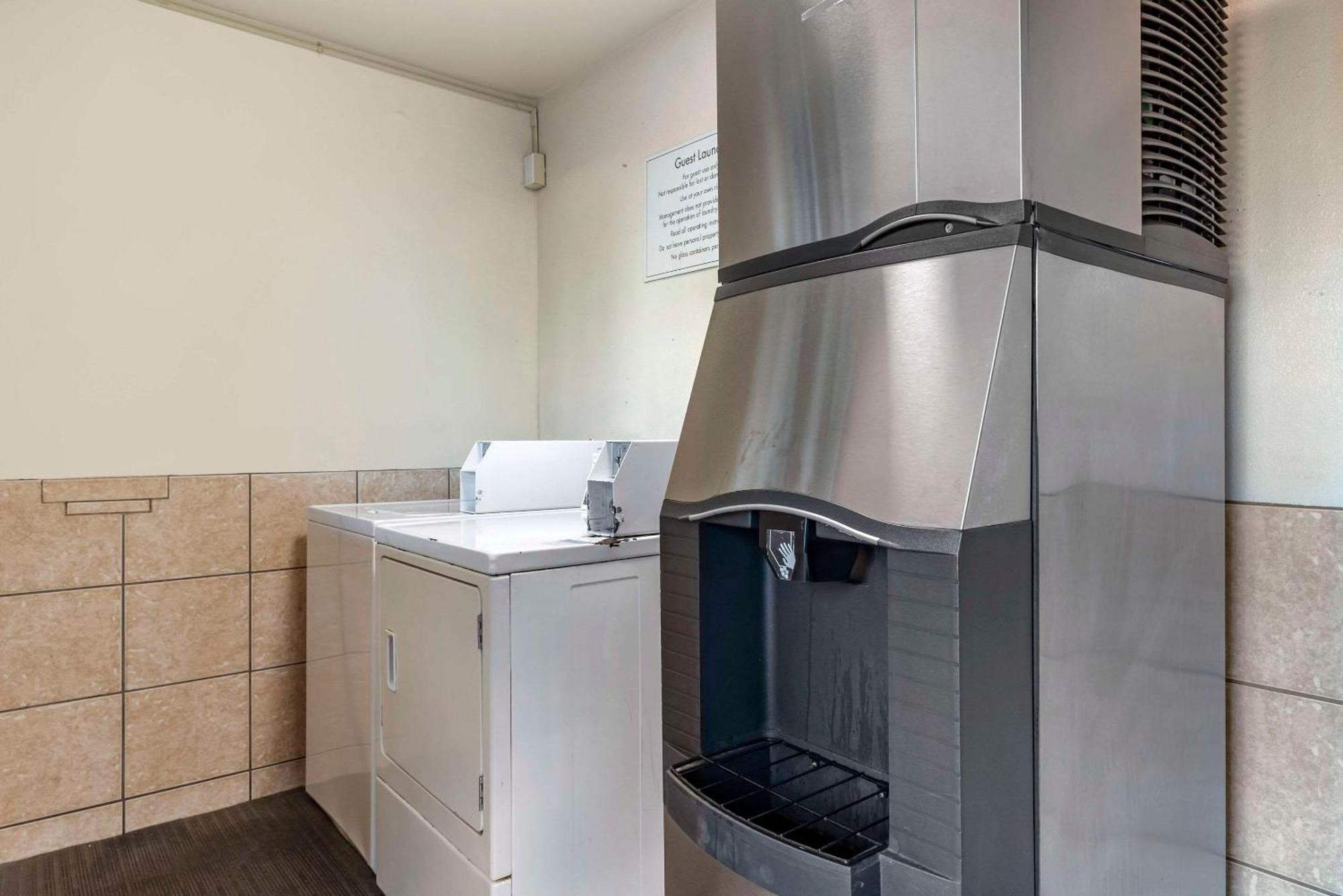 Econo Lodge Portland Airport Eksteriør billede